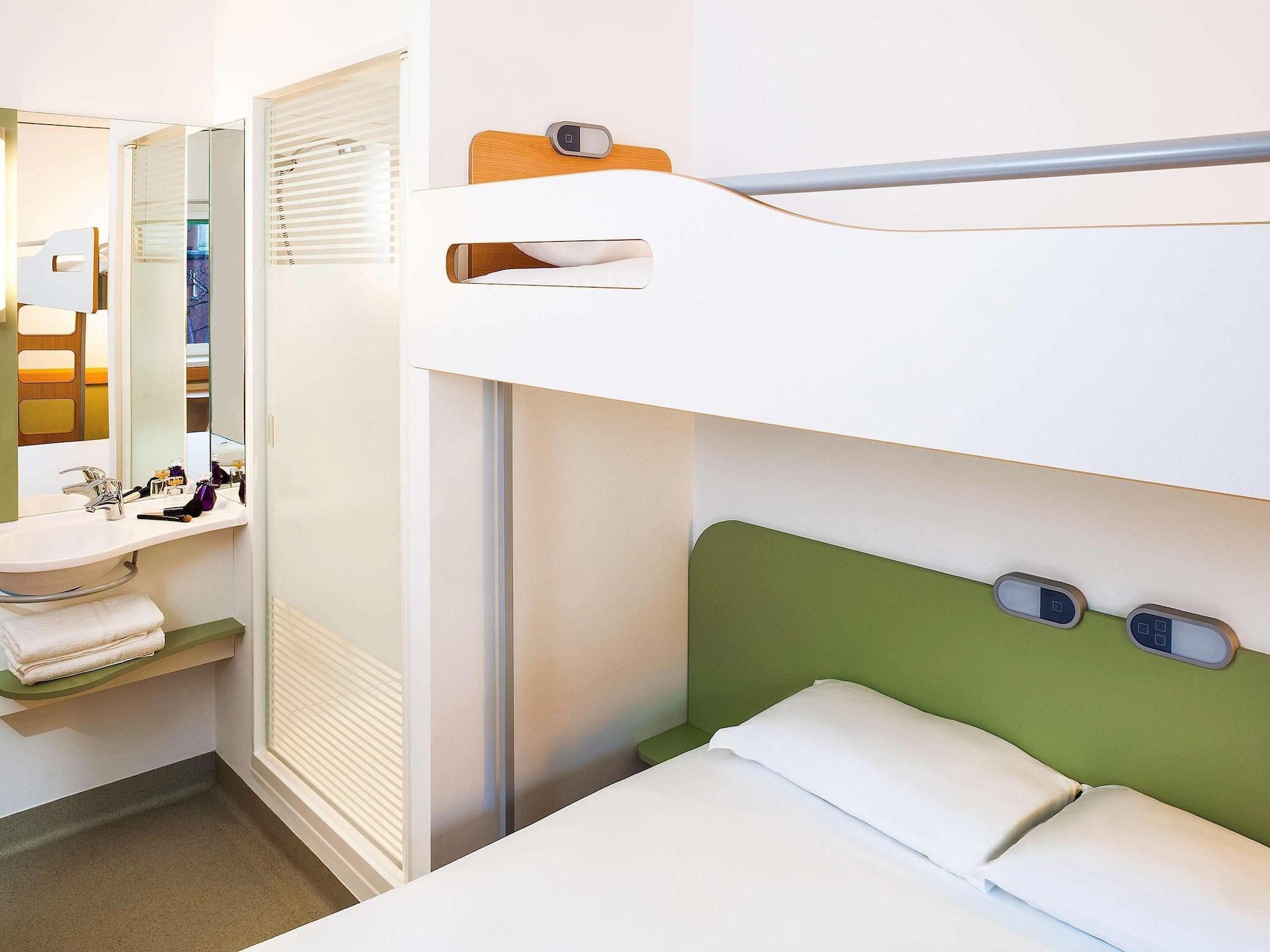 Ibis Budget Belfast City Centre Экстерьер фото