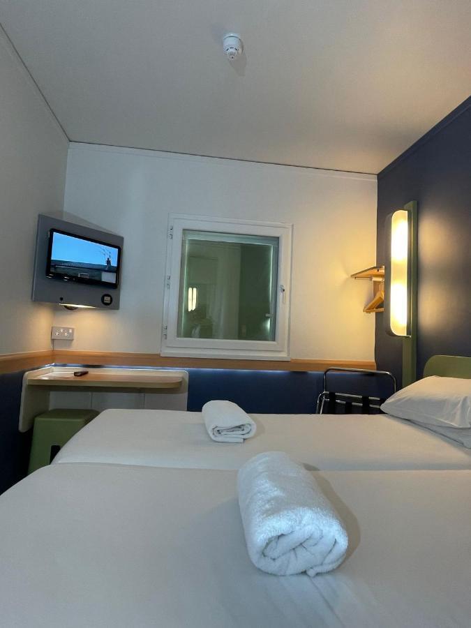 Ibis Budget Belfast City Centre Экстерьер фото